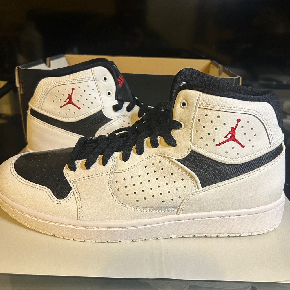 Size 11.5 - Jordan Access White Black